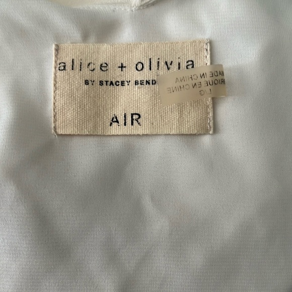 Alice + Olivia Silk V Neck Spaghetti Strap Camisole - Picture 2 of 7